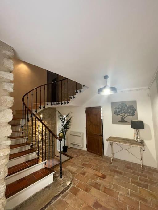 Maison De Village Pernes-les-Fontaines Εξωτερικό φωτογραφία