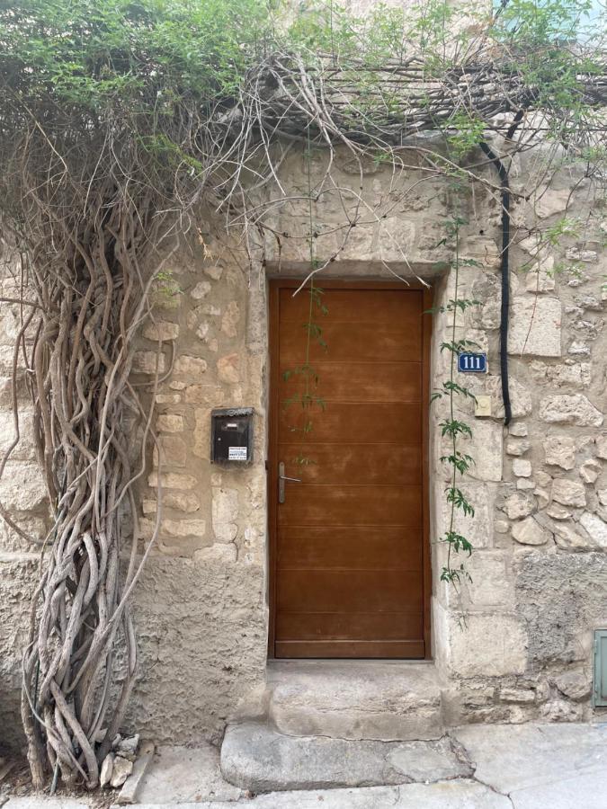 Maison De Village Pernes-les-Fontaines Εξωτερικό φωτογραφία